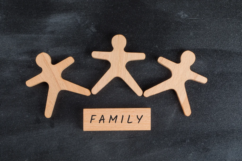 Imagen conceptual de protección familiar y asesoramiento legal en casos de derecho de familia